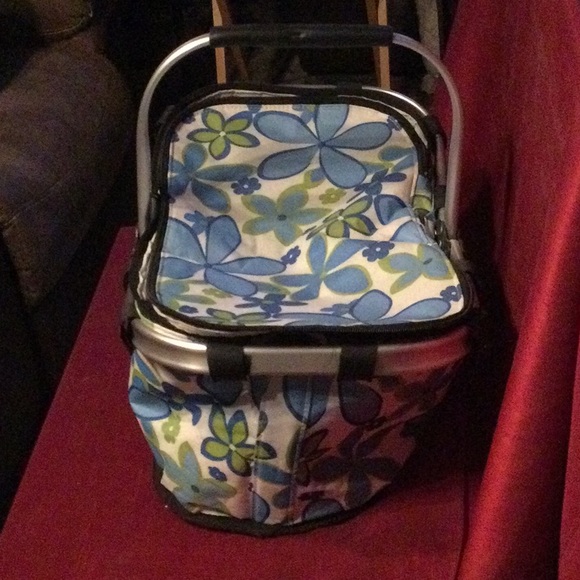 Collapsible Picnic Basket - Picture 3 of 6